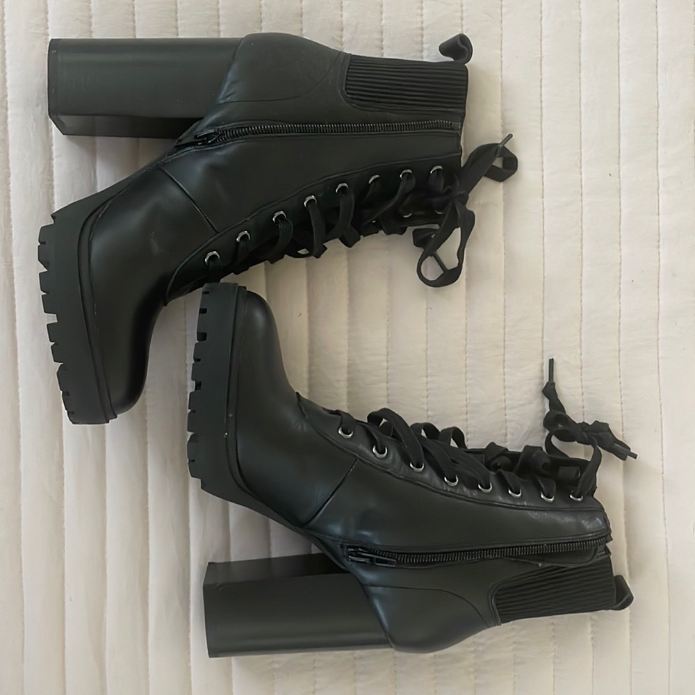 Steven Madden Latch boots